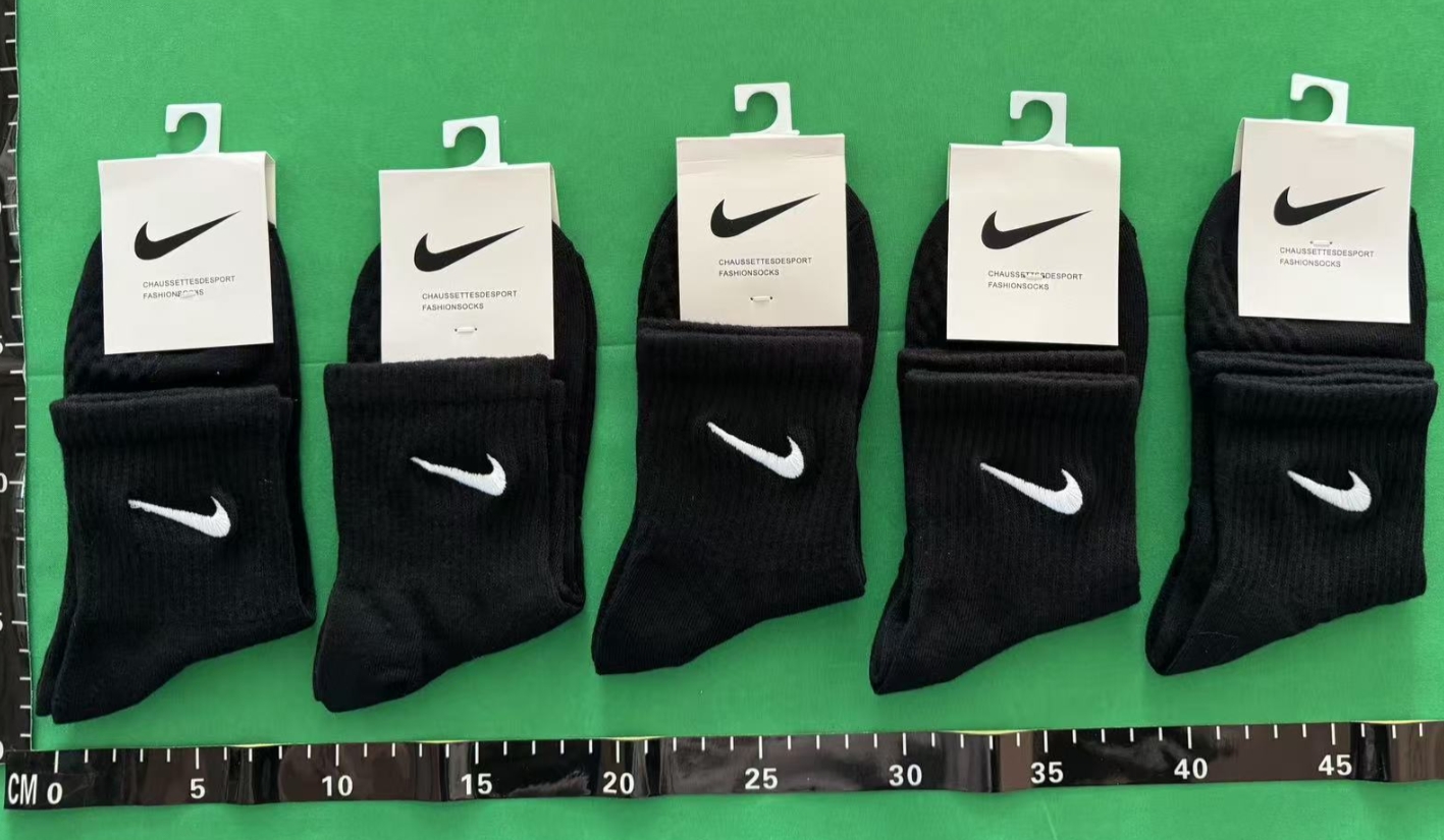 Nike Cushioned Mesh Crew Socks - Details