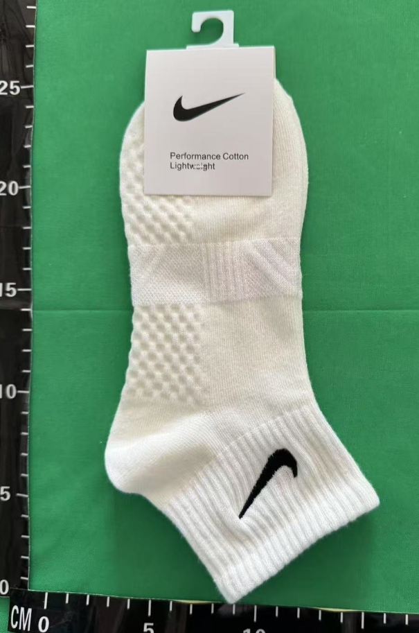 Nike Cushioned Mesh Crew Socks - Details