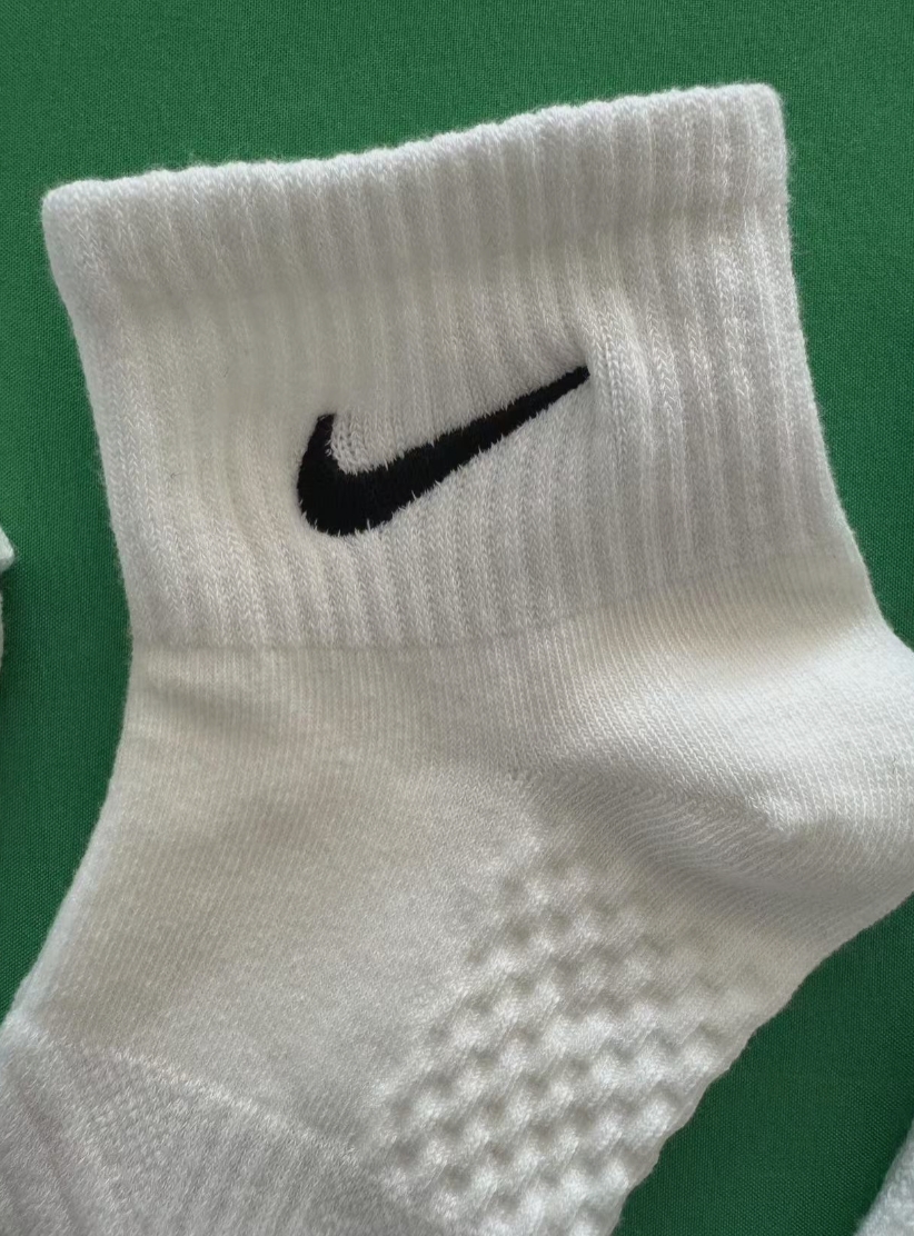 Nike Cushioned Mesh Crew Socks - Details