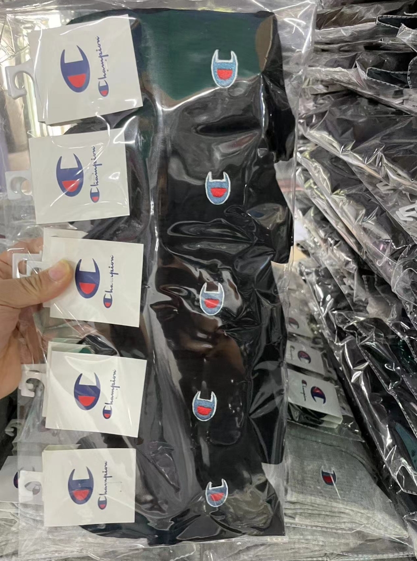 Champion-Inspired Crew Socks (3 Colors) - Details