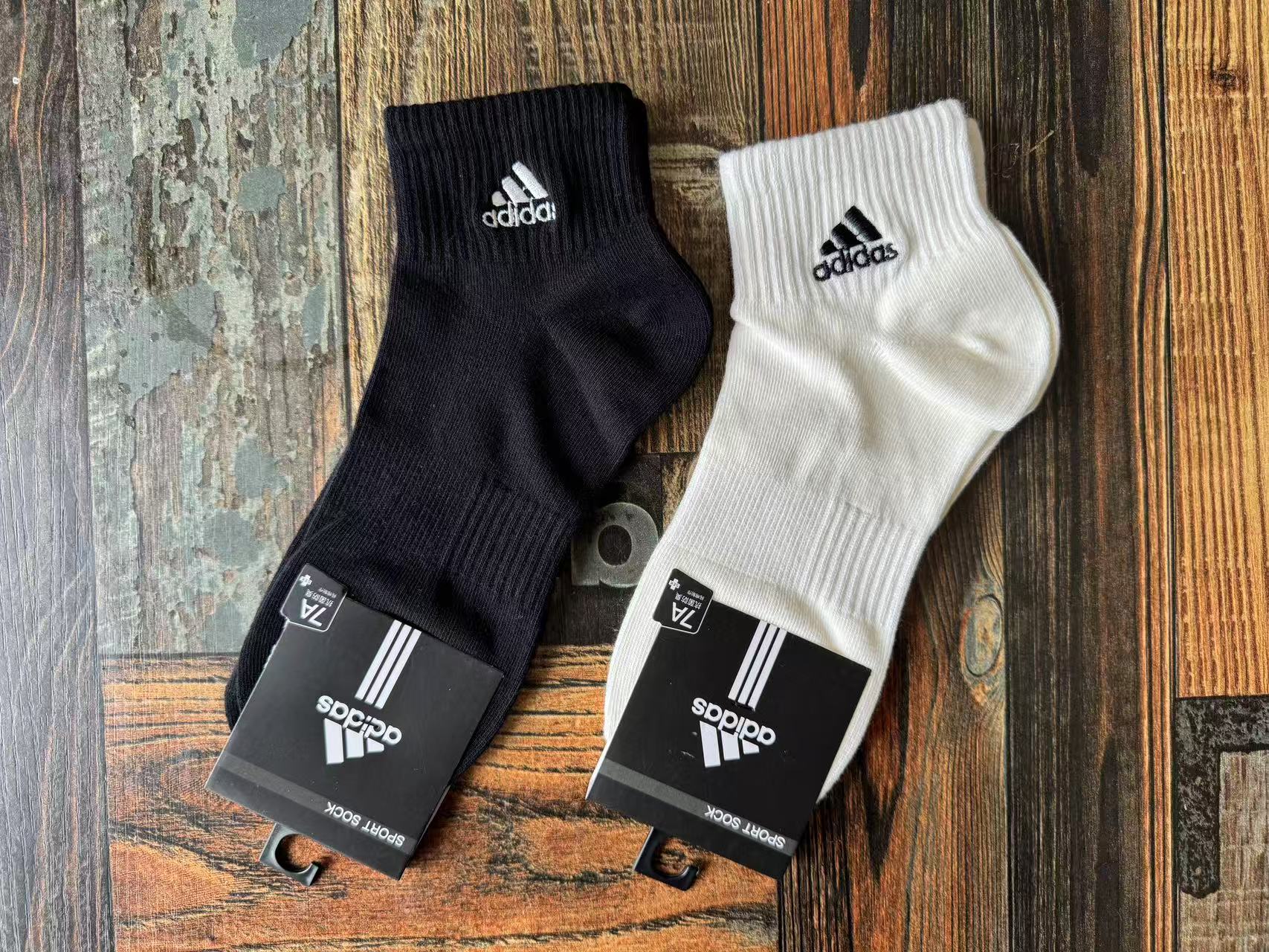 Adidas socks - Details