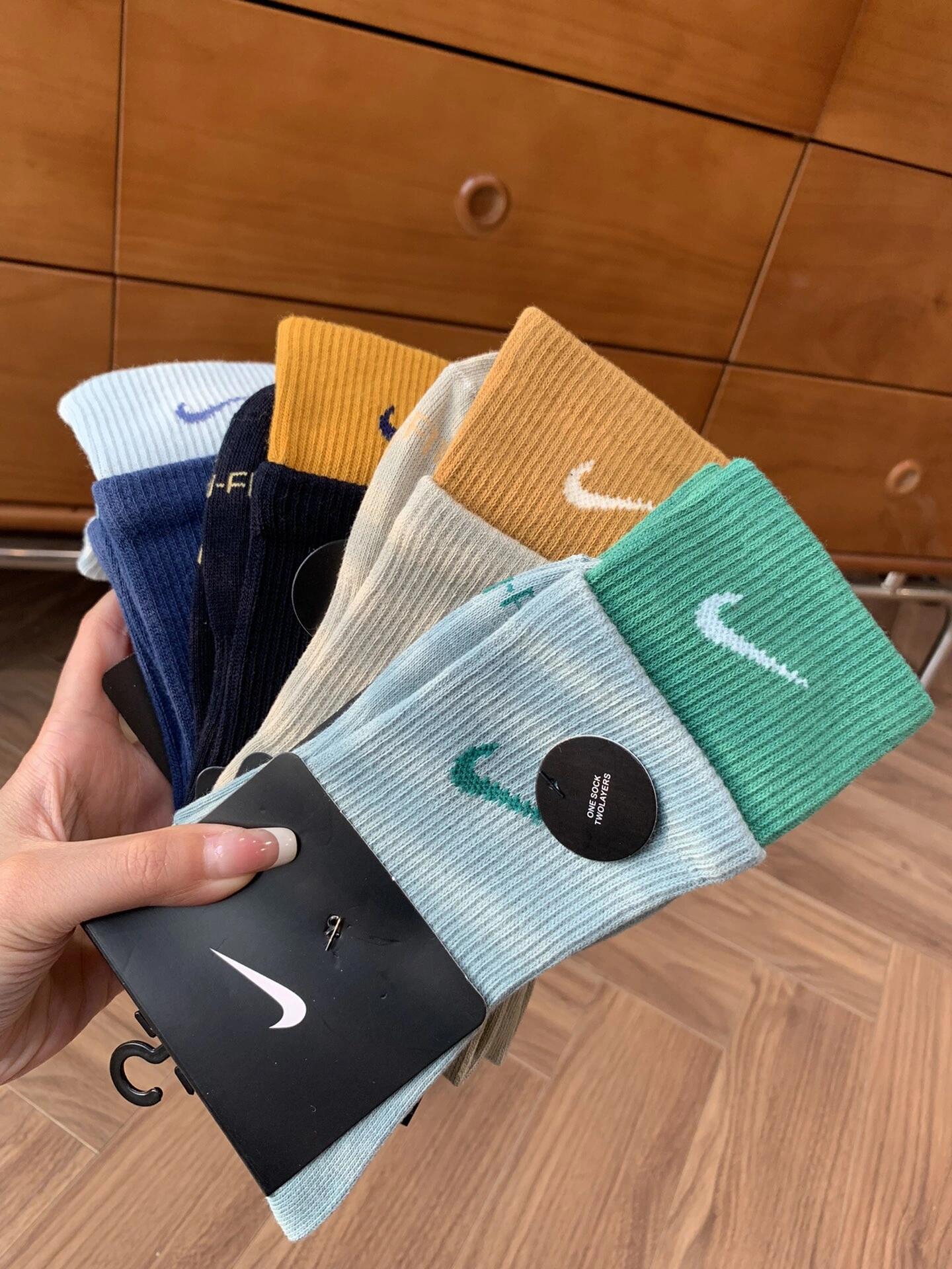 Nike Double Cuff Socks (Ribbed Style) - Details