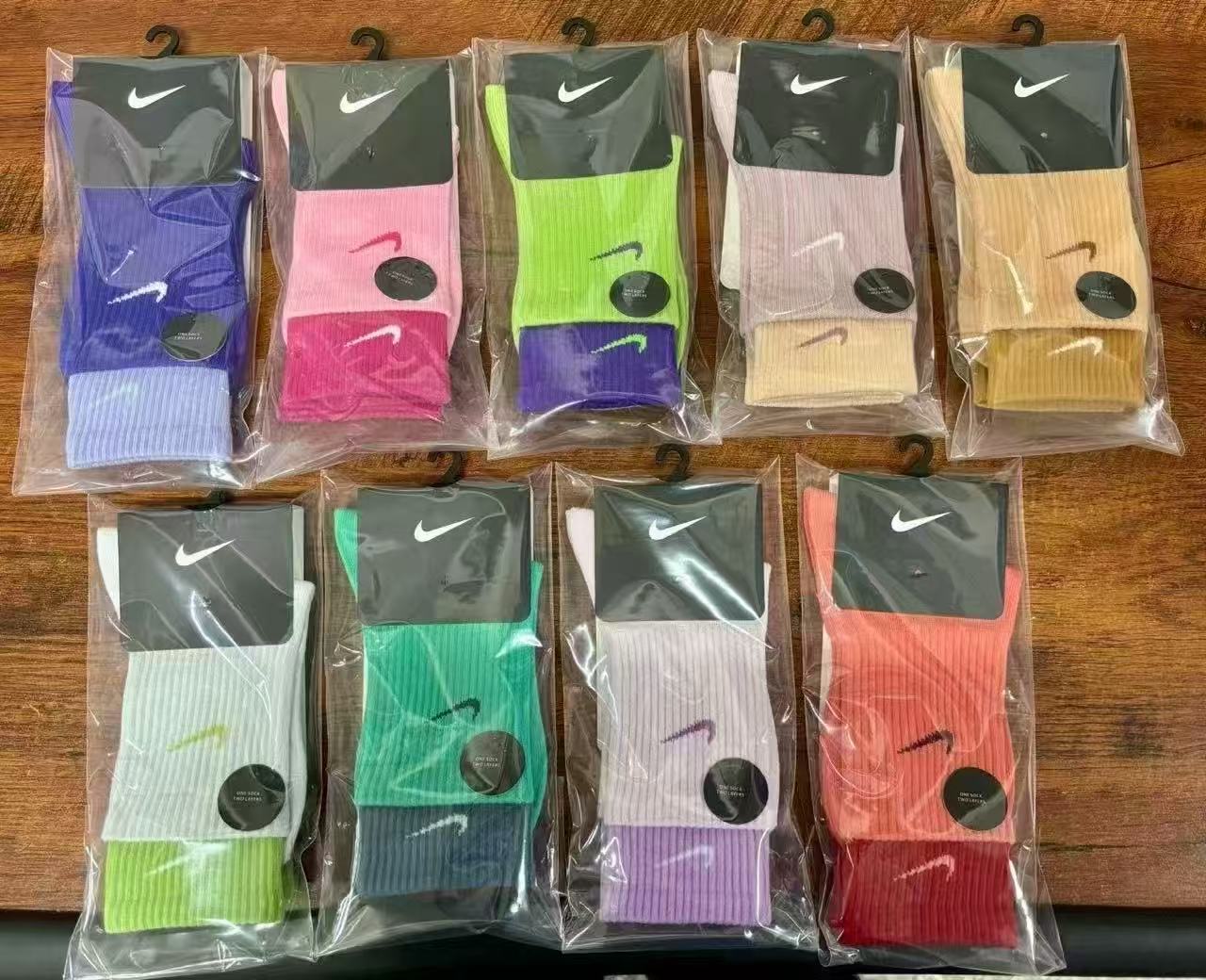 Nike Double Cuff Socks (Ribbed Style) - Details