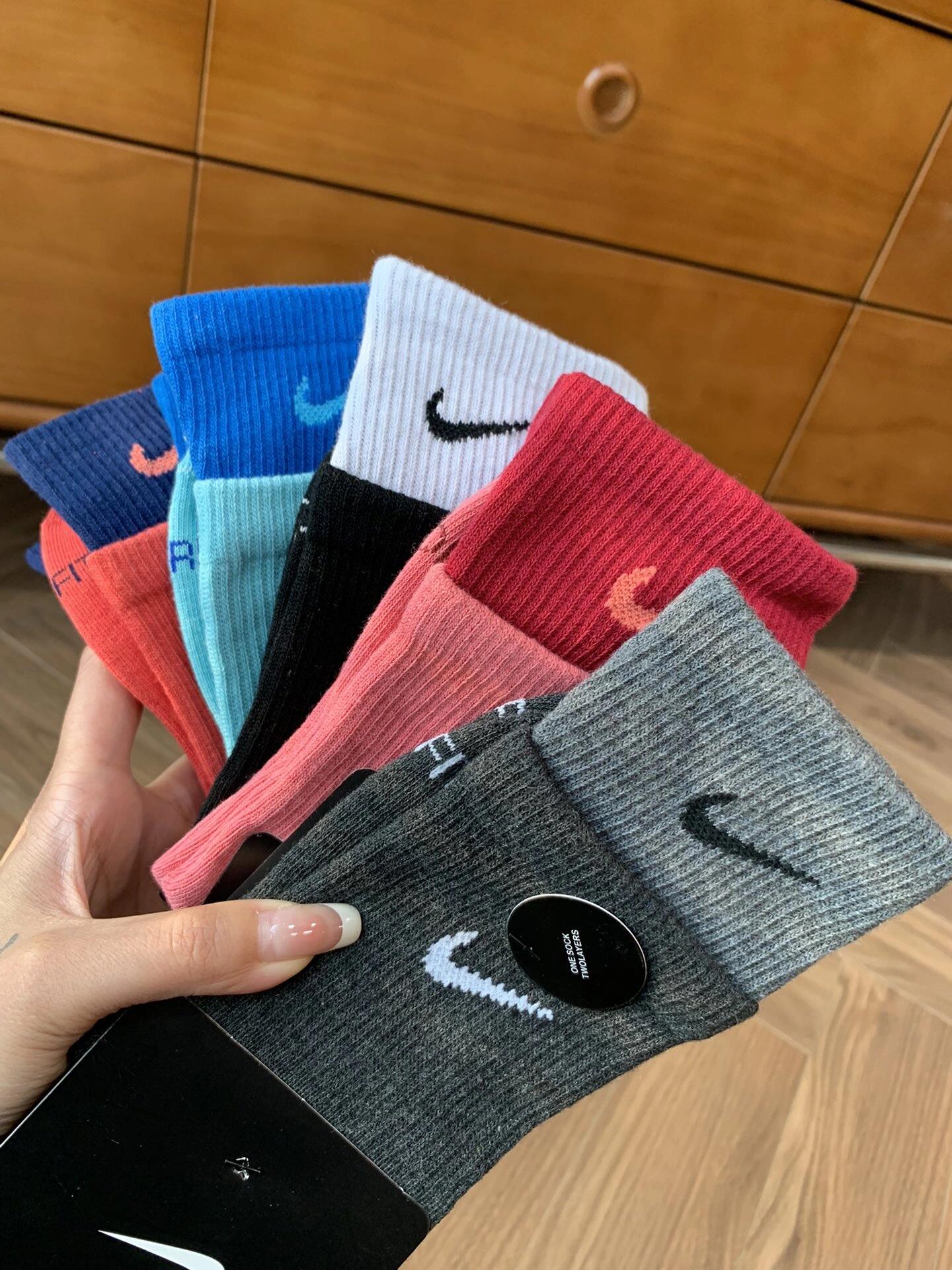 Nike Double Cuff Socks (Ribbed Style) - Details
